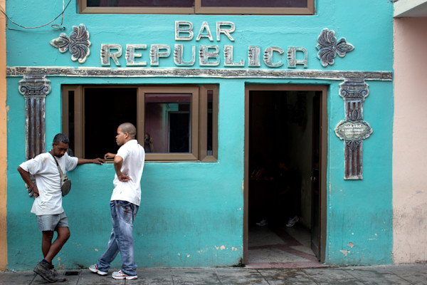 Bar rRepublica by Ellen Konar & Steve Goldband, Image 1.