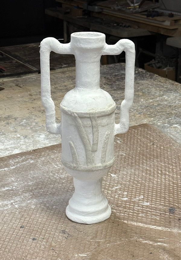 plaster urn, Image 1.