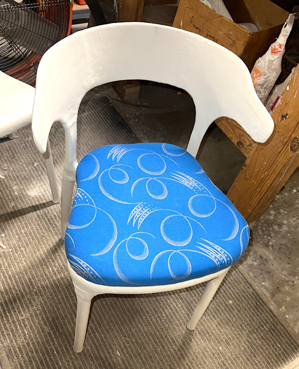 plaster chair, Image 1.