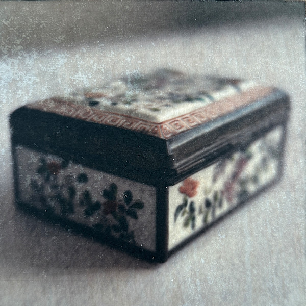 Porcelain Box by Mimm Patterson, Image 1.