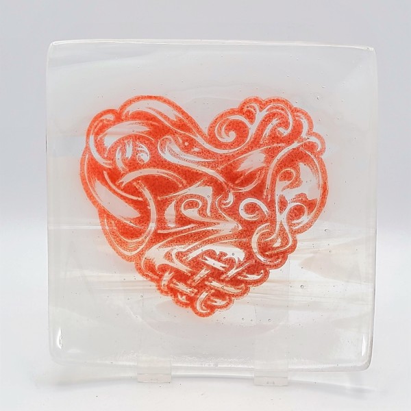 Plate-Red Heart on White Streaky