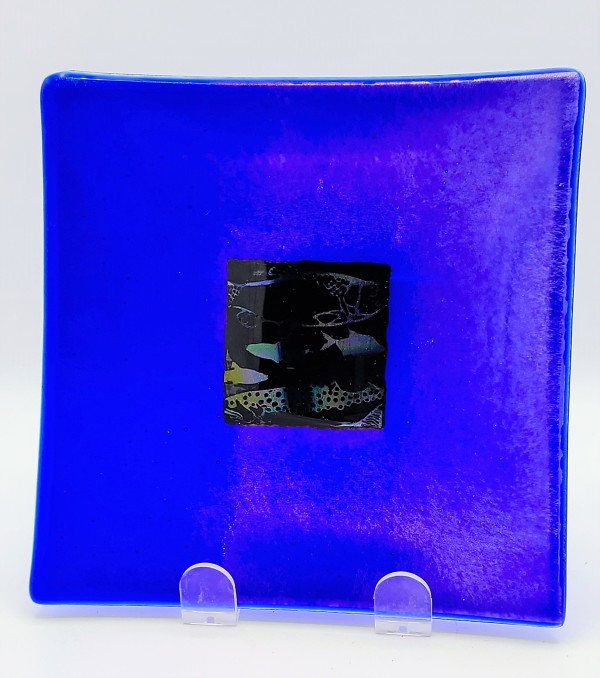 Small Plate-Cobalt Irid with Fish Swimming on Dichroic