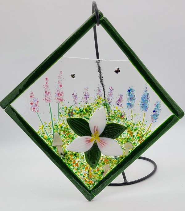 Garden Hanger-Diagonal with Trillium by Kathy Kollenburn