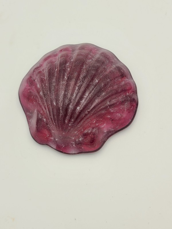 Scallop Shell Paperweight, Cranberry