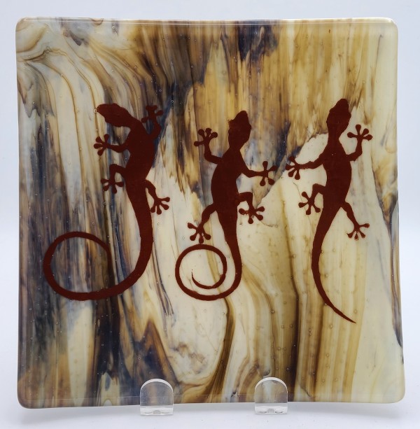 Plate-Lizards on Wood Grain by Kathy Kollenburn