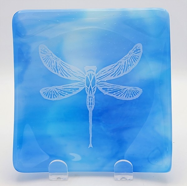 Plate-Blue/White Streaky with White Dragonfly by Kathy Kollenburn