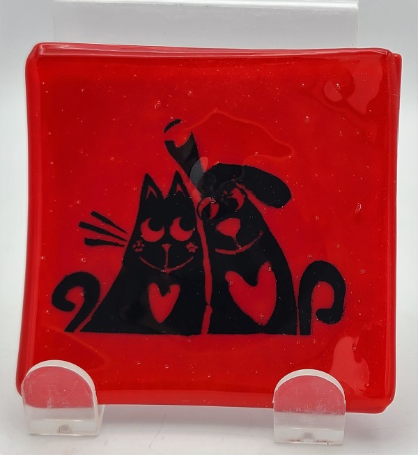 Small Plate-Dog/Cat Love on Red by Kathy Kollenburn