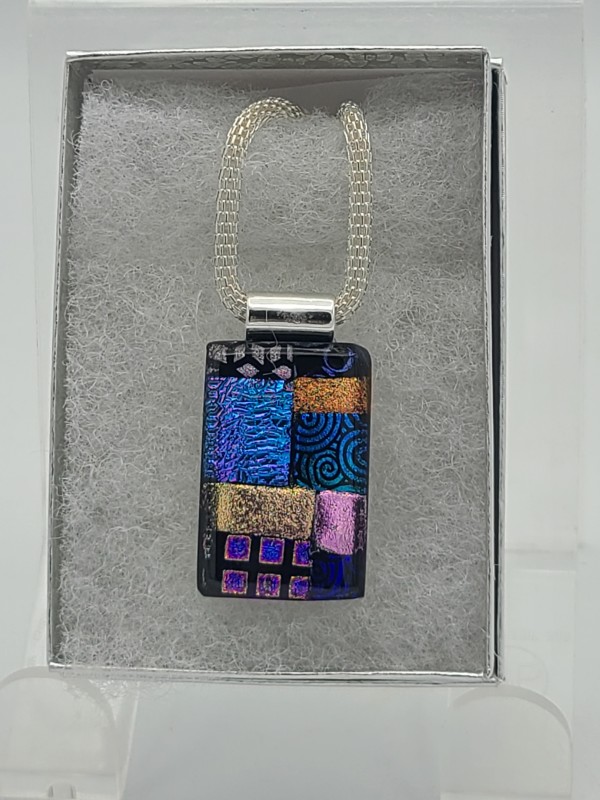 Necklace-Patterned Dichroic Quilt by Kathy Kollenburn