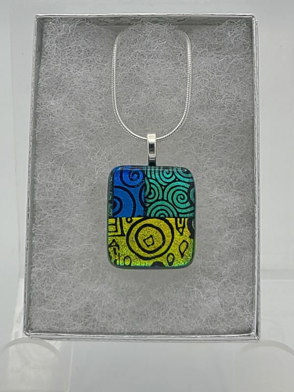 Necklace-Patterned Dichroic by Kathy Kollenburn