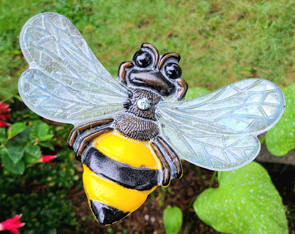 Garden Art-Bee by Kathy Kollenburn