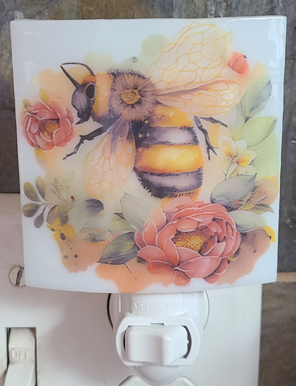 Nightlight-Honeybee with Flowers by Kathy Kollenburn