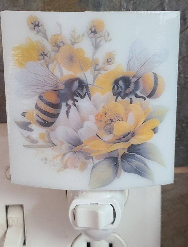 Nightlight-Honeybees with Flowers by Kathy Kollenburn