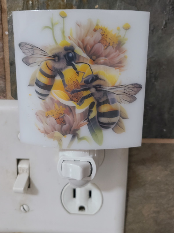 Nightlight-Honeybees by Kathy Kollenburn