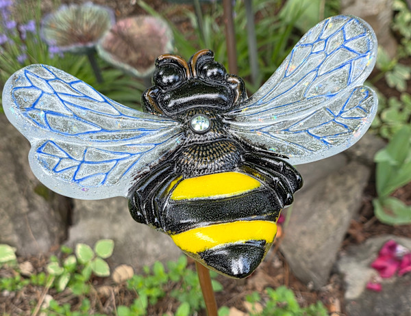 Bumblebee Yard Art by Kathy Kollenburn