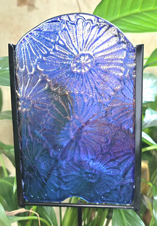 Garden Stake-Blue Irid Impressed with Daisies by Kathy Kollenburn, Image 1.