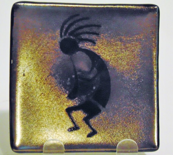 Small Plate-Kokopelli on Gold Irid by Kathy Kollenburn