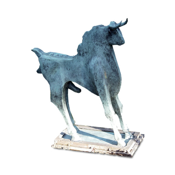 Toro Portugués, 1997, Bronce, 59 x 45.5 x 14 cm by Heriberto Juárez, Image 1.