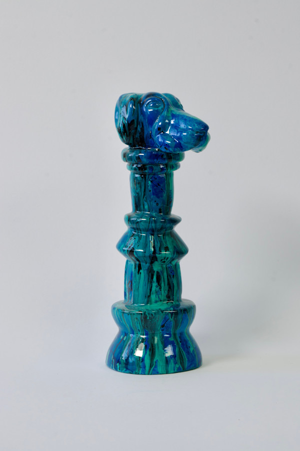 De la serie "Ajedrez de pueblo": PERRO-alfil by Everest Montes, Image 1.