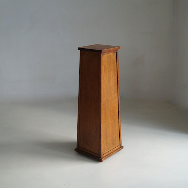 Dutch Art Deco Haagse School / Modernist Pedestal, Image 1.
