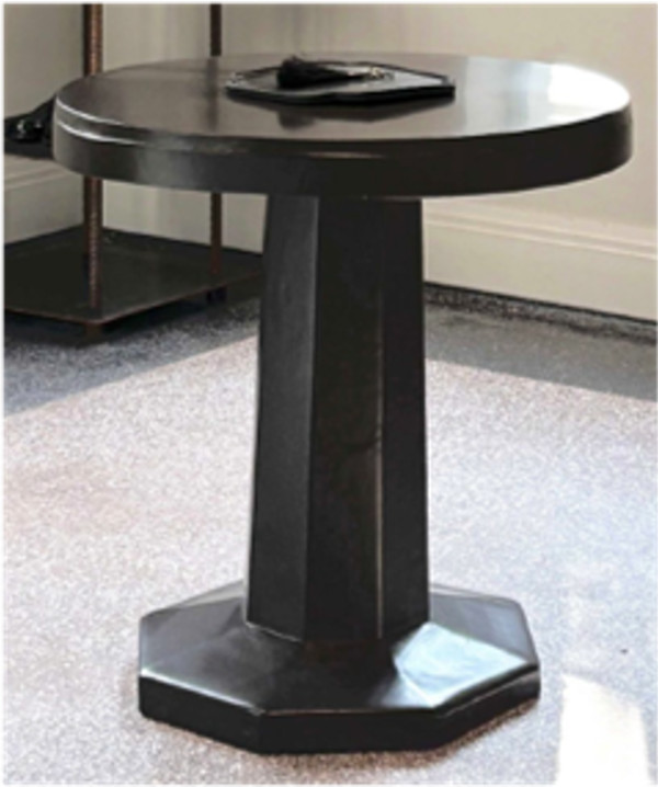 Side table, Image 1.