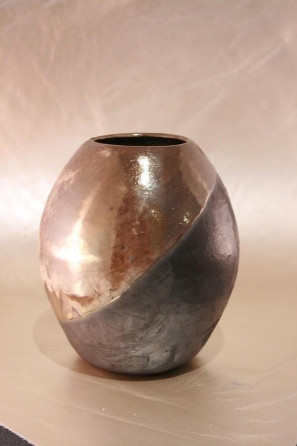 Gold Raku 05 by Wilhelmina Ceramics