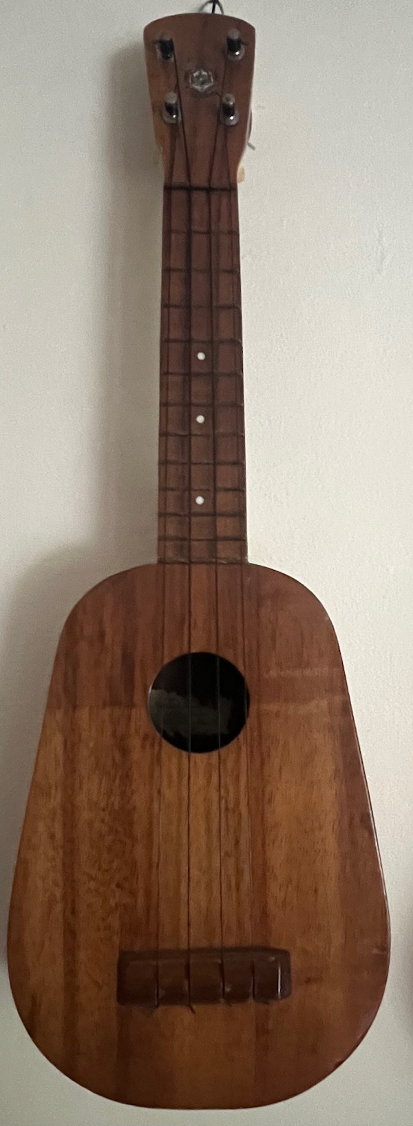11388 - Ukulele, Image 2.