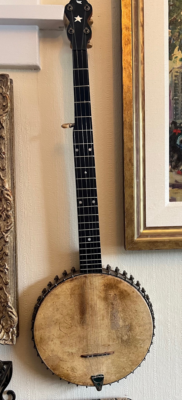 11390 - Banjo, Image 1.
