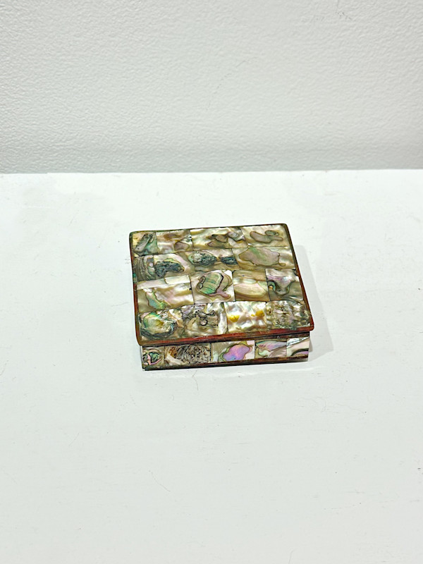 5200 - Abalone Shell Box Made in Mexico in the Style of Los Castillos, Image 1.
