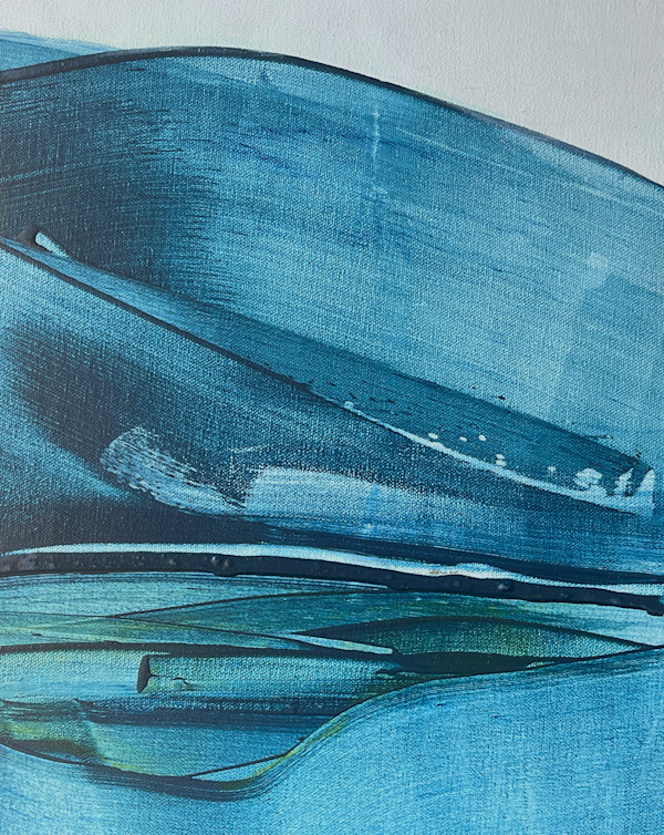 Swells by Laura Viola Preciado