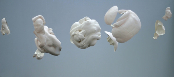 The Shell that separates us (El cascarón que nos separa) by Claire Becker, Image 1.