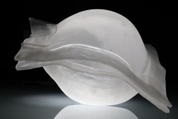 Inflatable 14 (Kussen van Sneeuwwitje) by Linda van Huffelen