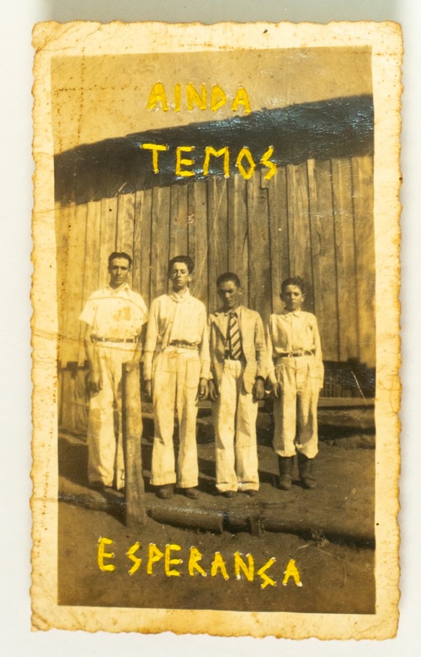Ainda temos esperança by Juliana Naufel (naufss)