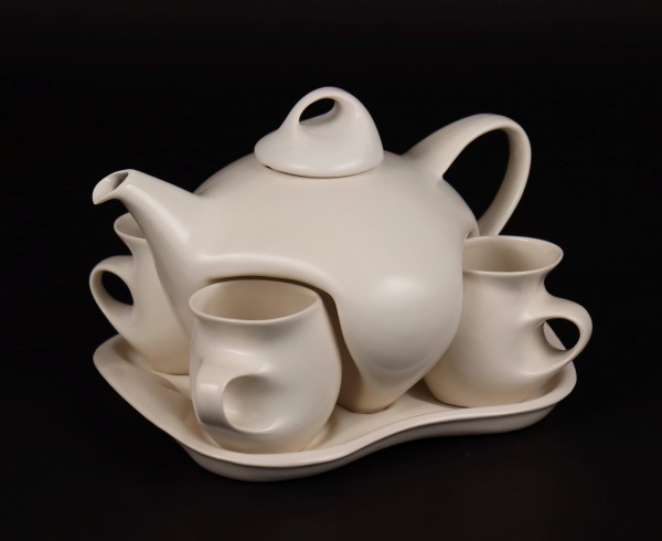 Saenger Porcelain Teapot, Tray & Nesting Cups by Peter Saenger