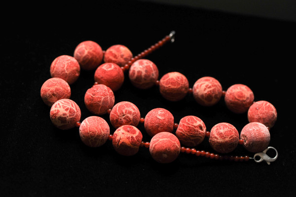 Red Sponge Coral Necklace by Marijim Thoene