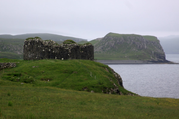 Caisteal Uisdein, Isle of Skye by Diana Atwood McCutcheon
