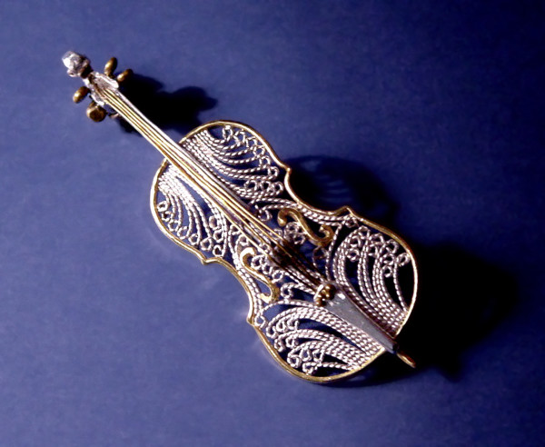 Cello Brooch by Victoria Lansford