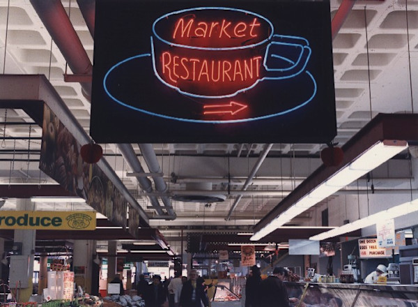 Broadway market: restaurant by Marion Faller