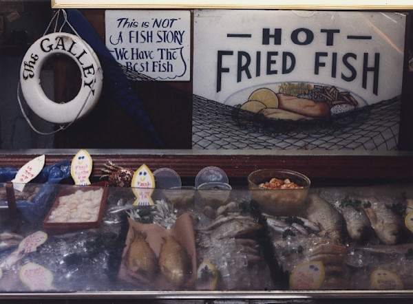 Broadway market: restaurant by Marion Faller