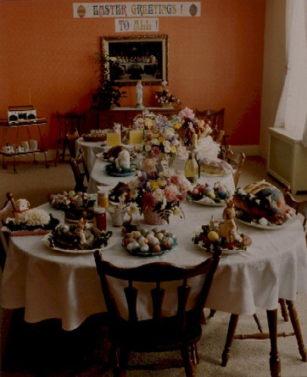 Swienconka: table by Marion Faller