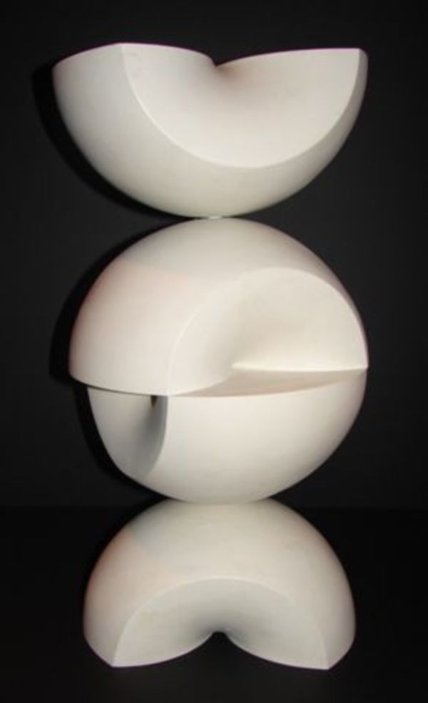 Construction from 2 Rings by Max Bill