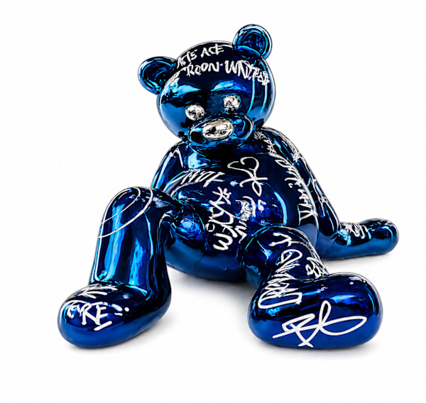 Love Matter bear by Brendan Murphy, Image 1.