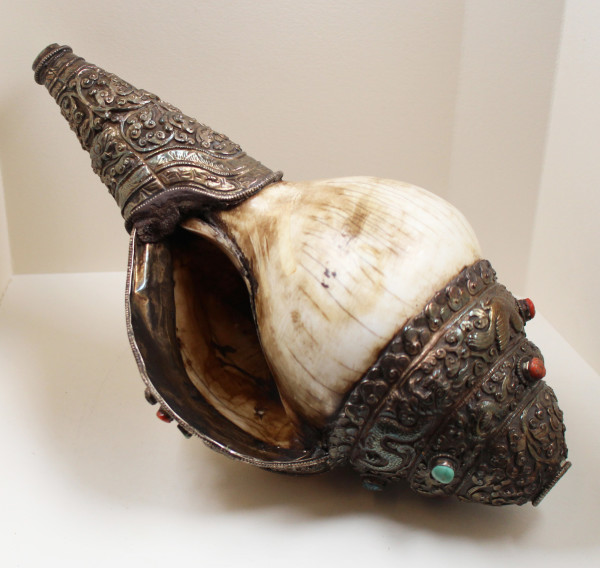 Tibetan Buddhist Conch Shell Horn