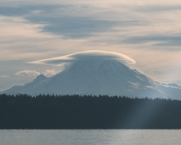 Mt. Rainier (Cumulus cloud?) by Layomi Akinrinade