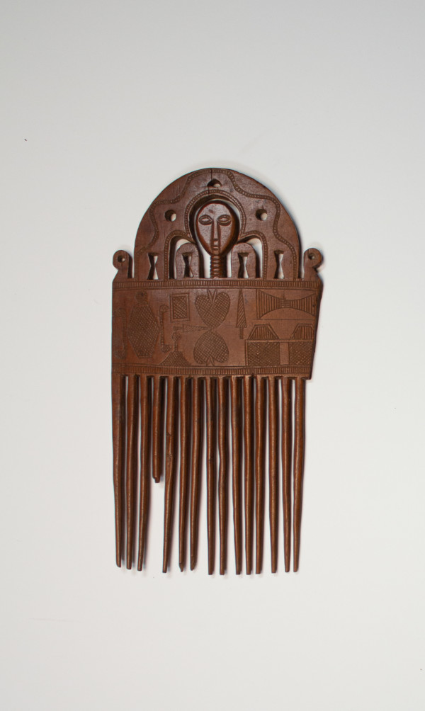 Comb, Akan people, Ghana by Unknown