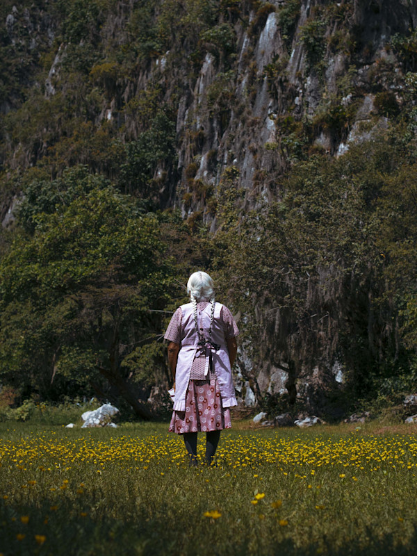 Una Cascada Blanca en la Montaña by Luvia Lazo, Image 1.