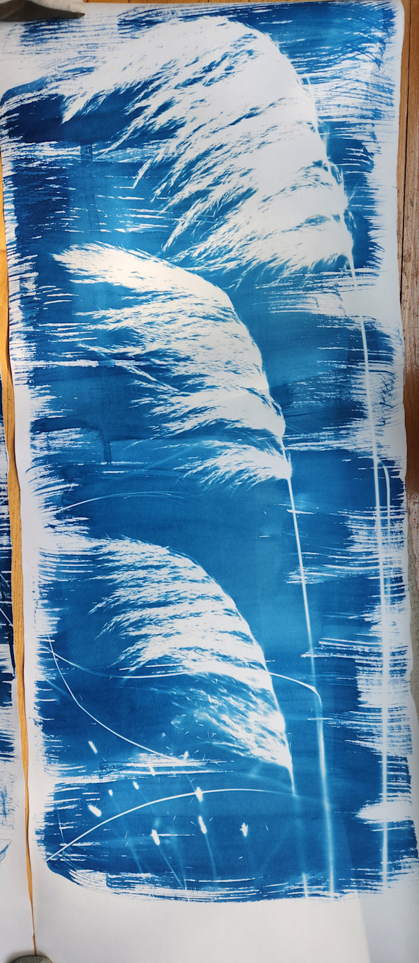 Toe Toe Grass Scroll, right by Madge Evers