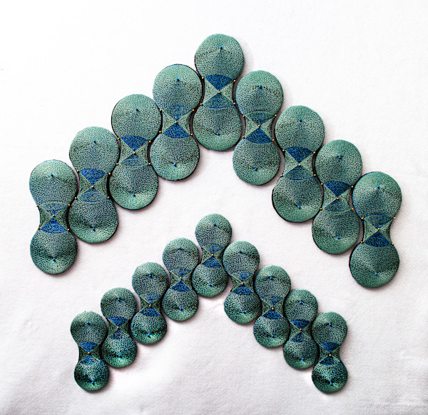 Barbells (Non-Tesselate) by Susan Hensel