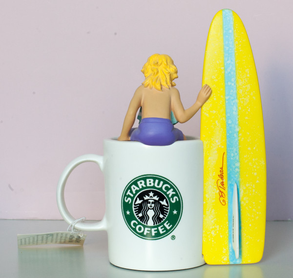 "Starbucks: Zonker Surf Ergo Sum"