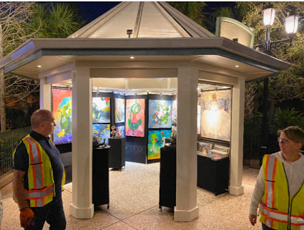 YOU'VE HAD MANY SOLO, GROUPE AND GALLERY EXHIBITIONS. HOW DO YOU FEEL ABOUT THOSE EXPERIENCES AND CREATING ARTS IN FRONT OF THE PUBLIC ? by JACINTHE LACROIX. MASTER SCULPTOR AND ARTIST