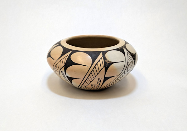 Untitled, (Navajo Flattened Seed Jar) by Fawn Navasie